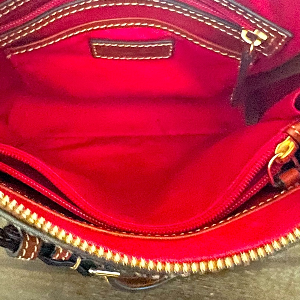 Dooney Bourke very nice crossbody